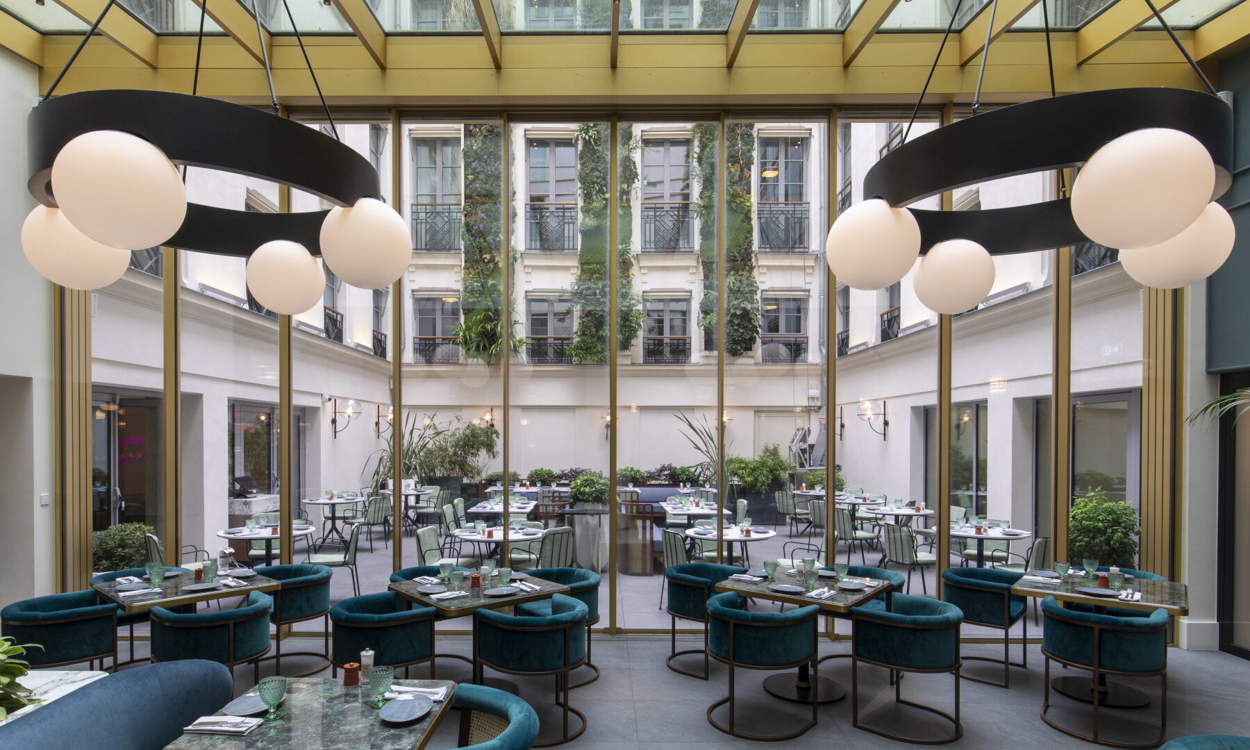 fenetre_vitrocsa_coulissante_restaurant_montecito_paris