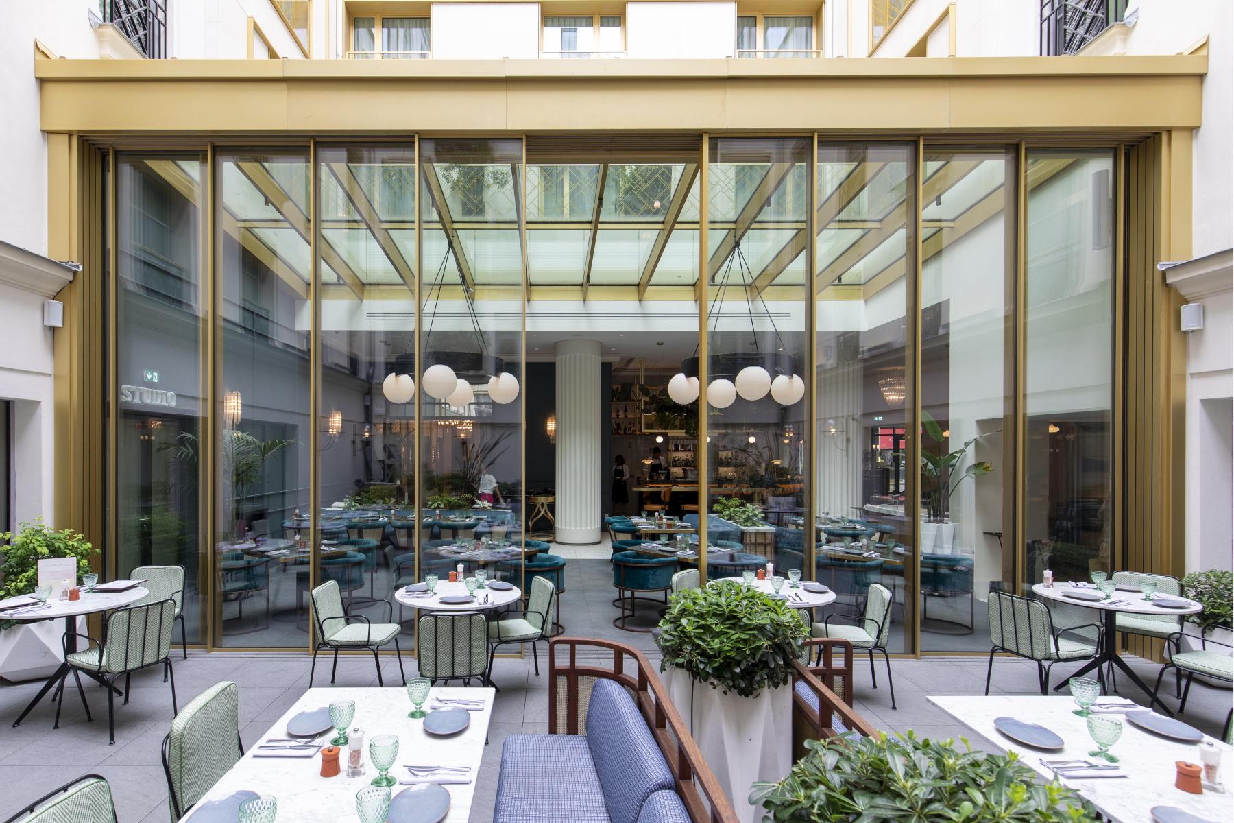 fenetre_vitrocsa_coulissante_restaurant_montecito_paris